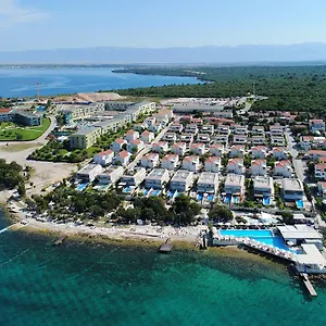 https://falkensteiner-apartments-petrcane-23231.hotelinzadar.com